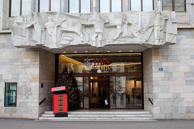 placera-Afv-bilder-Bilder-Eingang_UBS_Paradeplatz.JPG
