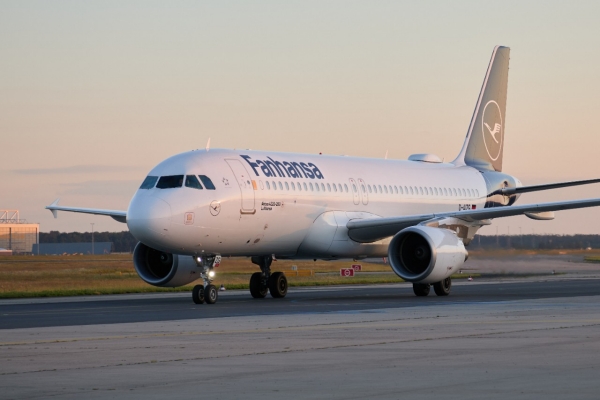 Fanhansa Sonderlackierung A320-200 D-AIZG in Frankfurt am 07.06.2024